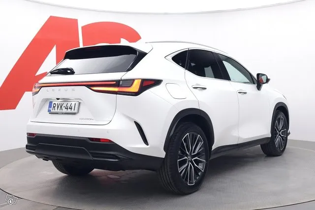 Lexus NX 450h+ AWD Luxury Image 5