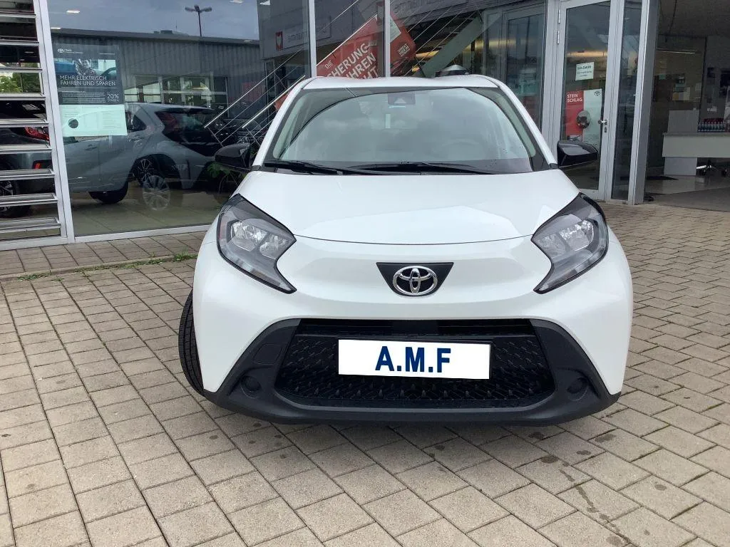 TOYOTA Aygo Con. 1.0 VVT-i 72 CV 5p. x-play MMT Image 2